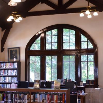 photo of inside of Winchester Public Library